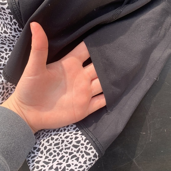 Lululemon pants - Picture 6 of 8